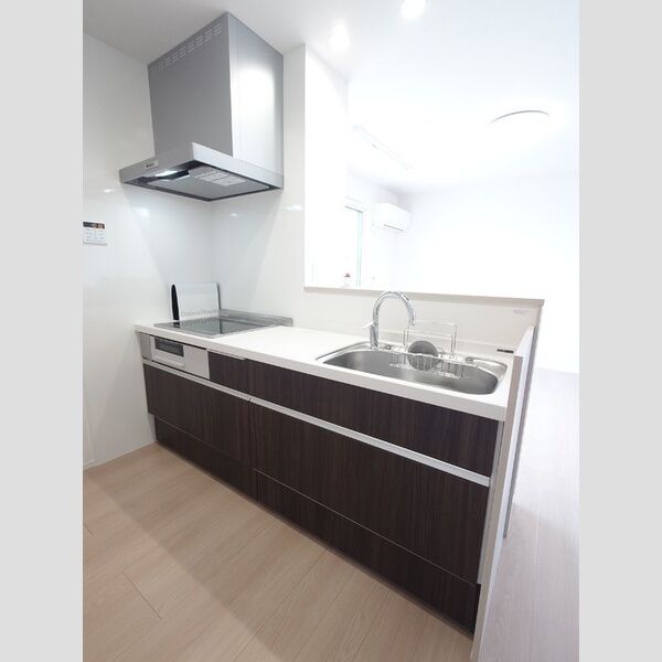 キッチン (対面カウンターシステムキッチン(IHクッキングヒーター/タッチレス水栓))