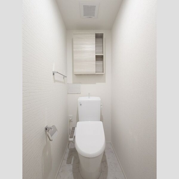 トイレ (温水洗浄暖房便座)