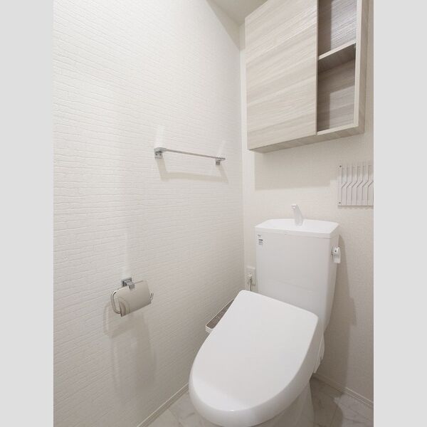 トイレ (温水洗浄暖房便座)