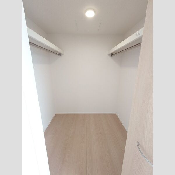 収納 (ウォークインクローゼット)