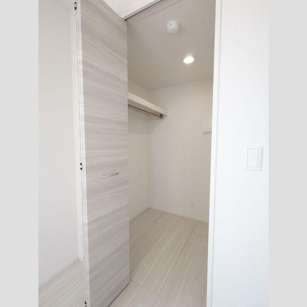 収納 (ウォークインクローゼット)