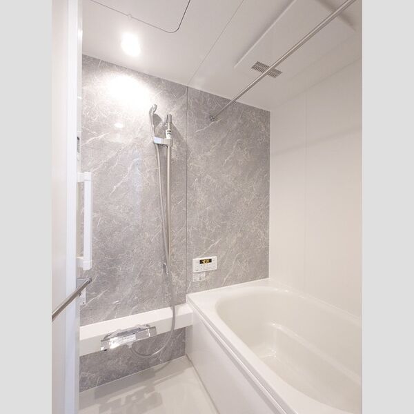 バス (浴室暖房換気乾燥機付き)