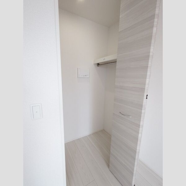 収納 (ウォークインクローゼット)