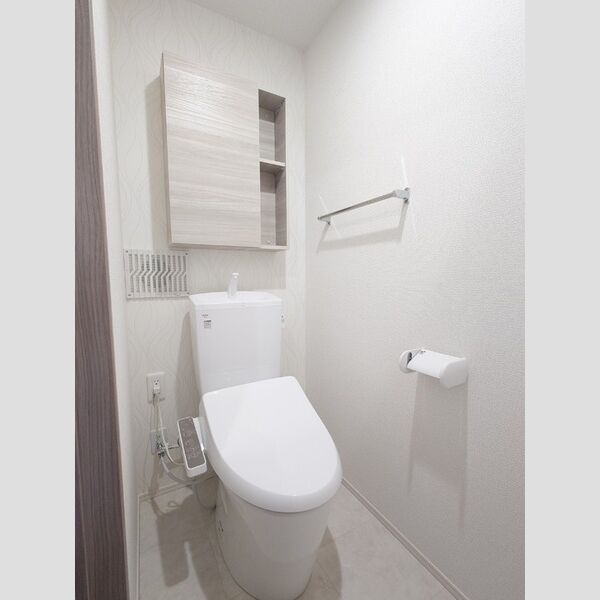 トイレ (温水洗浄暖房便座)