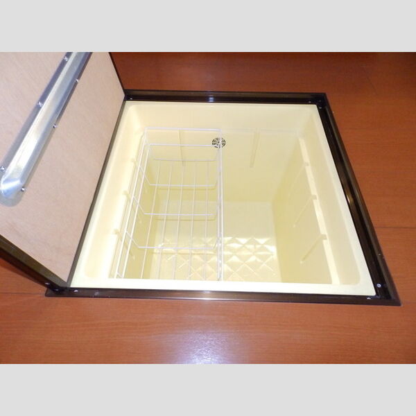 その他設備 (床下収納)