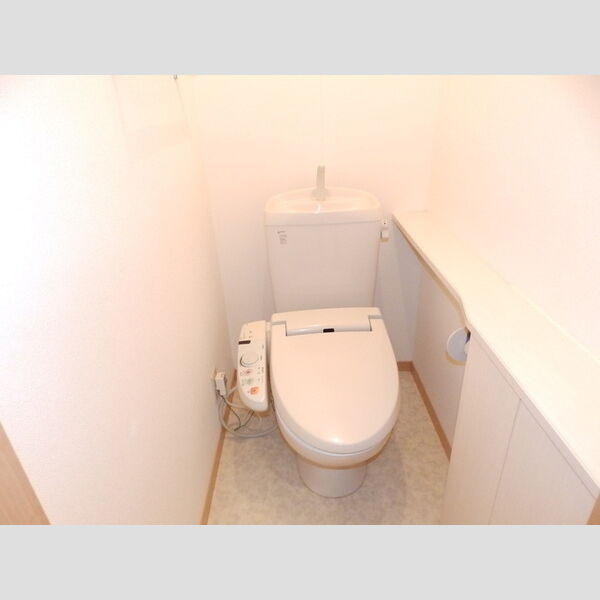 トイレ (トイレ)