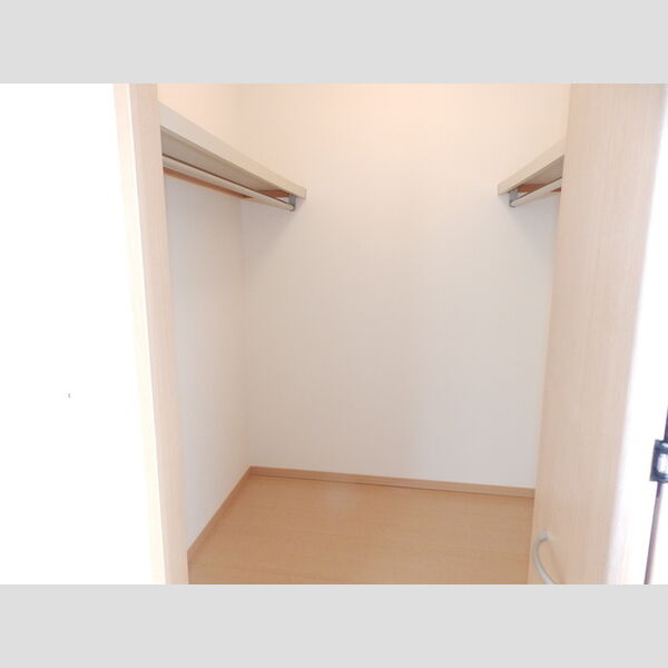 収納 (ウォークインクローゼット)