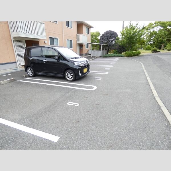 駐車場 (駐車場)