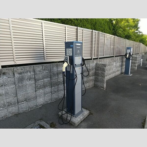 現地周辺 (電気自動車用充電スタンド(別途要契約))