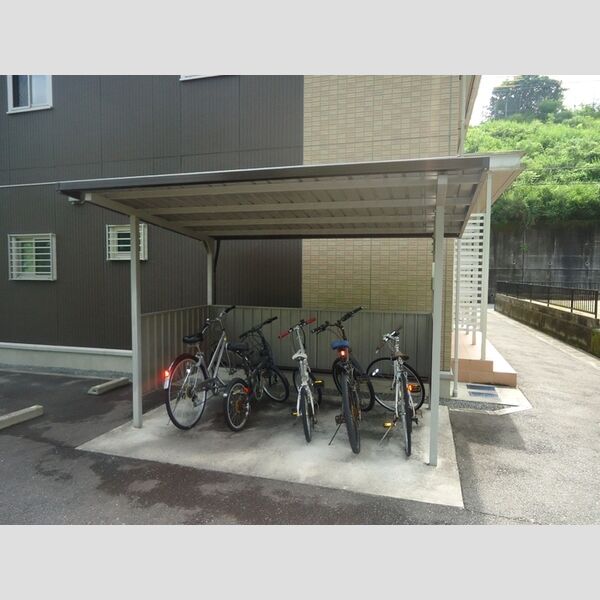 現地周辺 (サイクルポート)