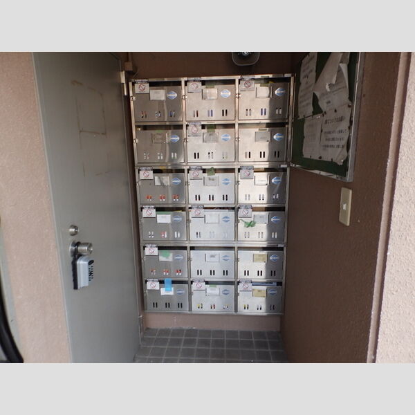 現地周辺 (1F集合ポスト)