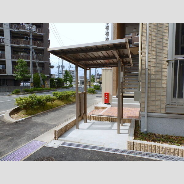 現地周辺 (駐輪場)