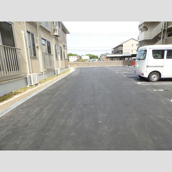 駐車場 (駐車場)