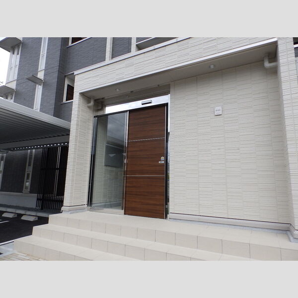 エントランス (エントランス)