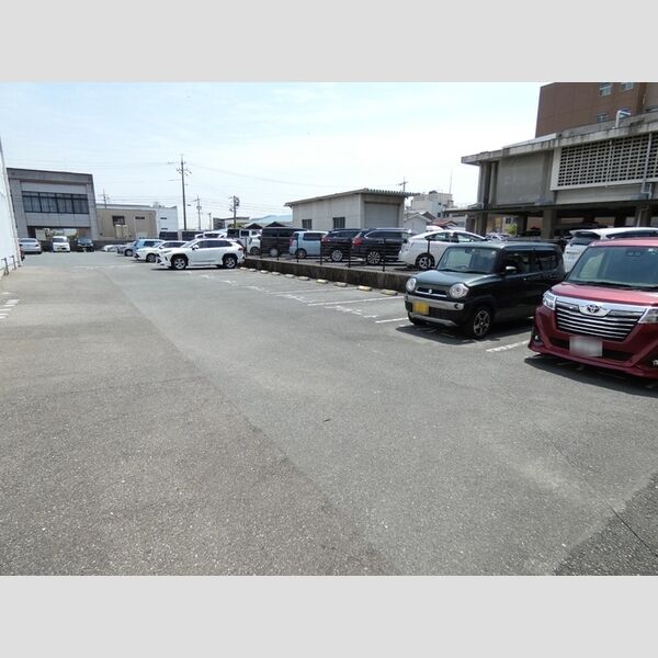 駐車場 (駐車場)