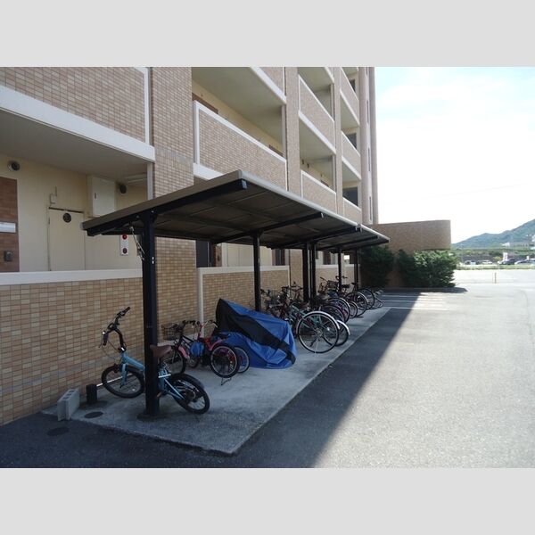 現地周辺 (サイクルポート)