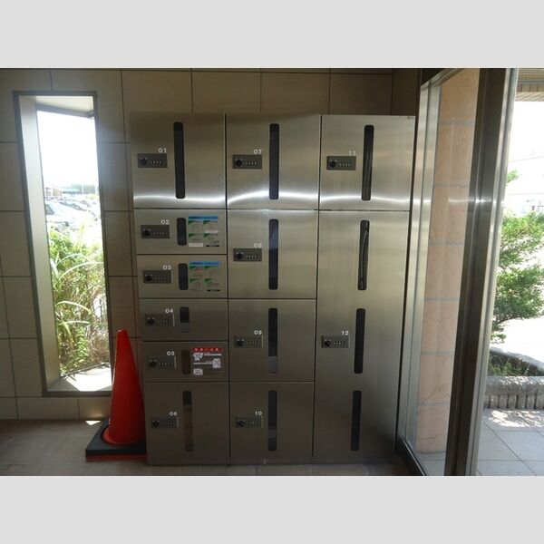 現地周辺 (エントランス宅配ボックス有)