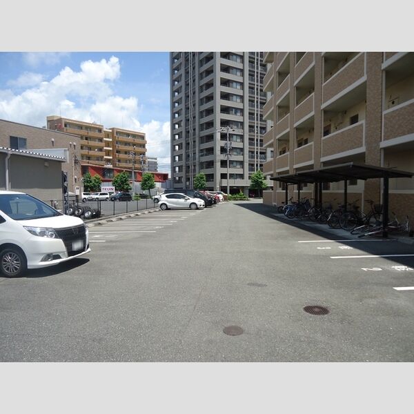 駐車場 (駐車場)