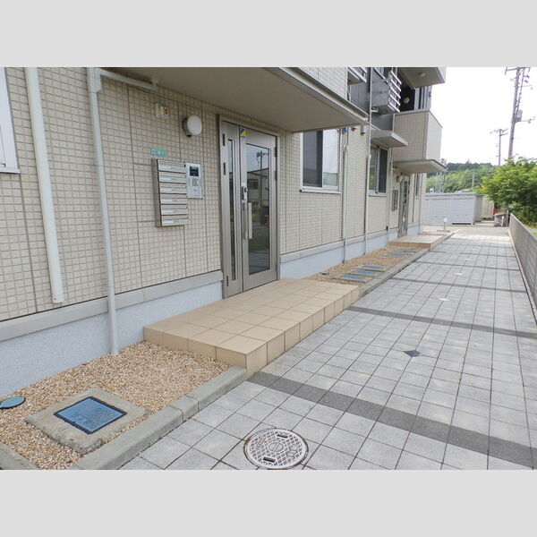 エントランス (エントランス)