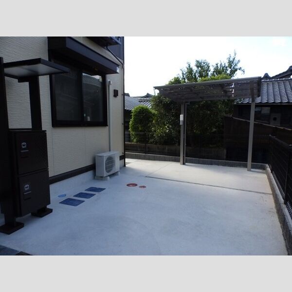 現地周辺 (駐輪場(3箇所あり))