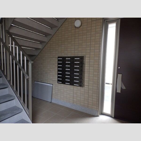 現地周辺 (ロビー　集合ポスト)