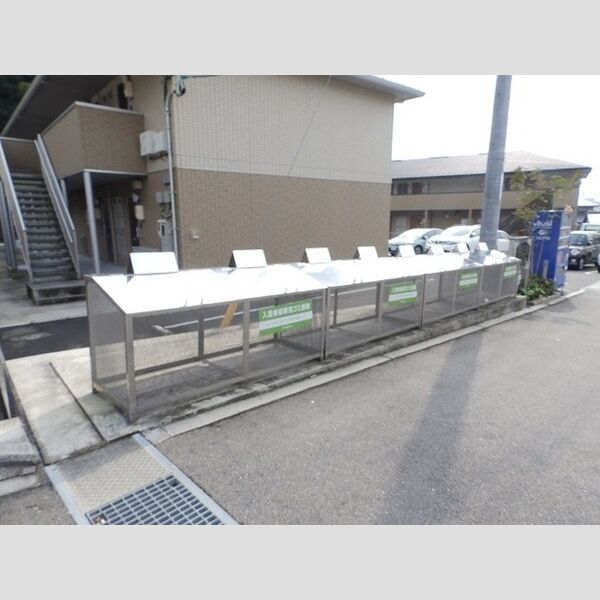 現地周辺 (ゴミステーション)