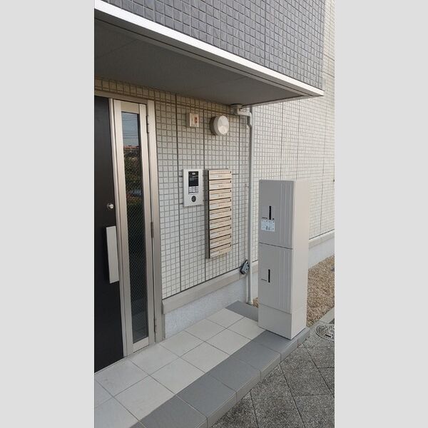 エントランス (エントランス)