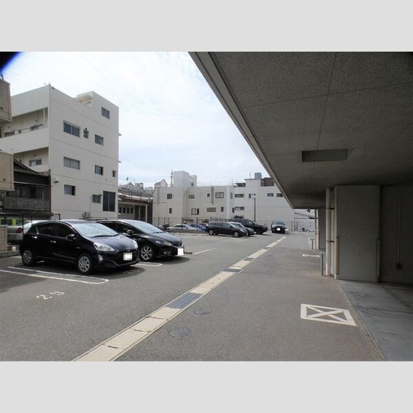 駐車場 (駐車場)