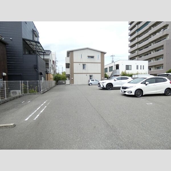 駐車場 (駐車場)