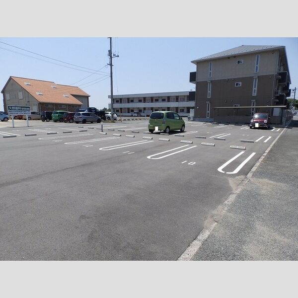 駐車場 (駐車場)