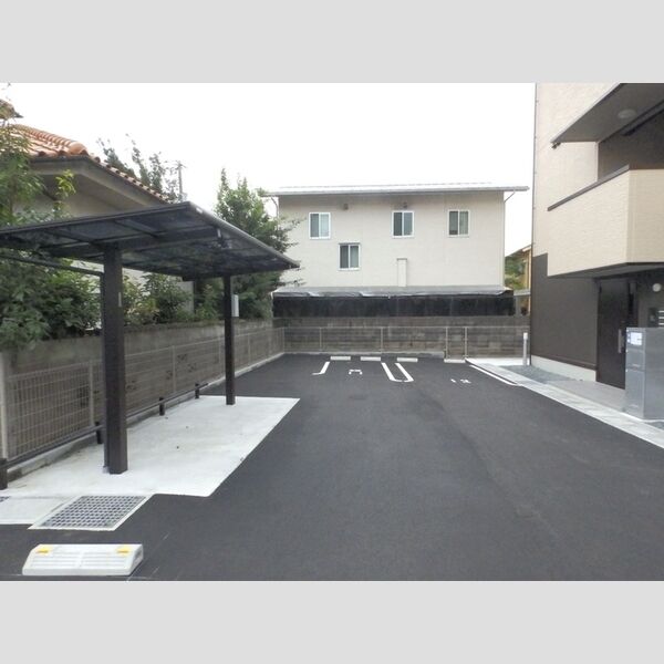 現地周辺 (駐輪場)