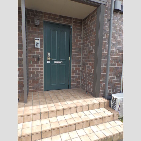 現地周辺 (玄関前)