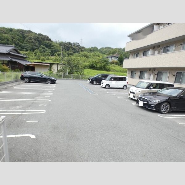 駐車場 (駐車場)