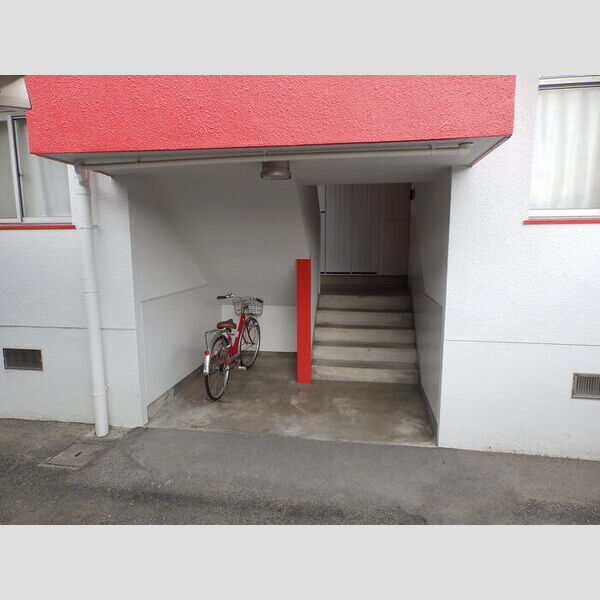 エントランス (エントランス)