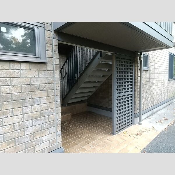 エントランス (エントランス)