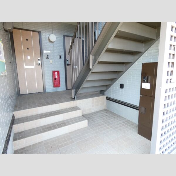 エントランス (エントランス)