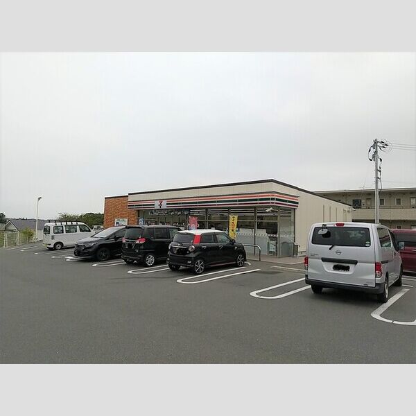 現地周辺 (セブンイレブン宇部ひらき店(685m))
