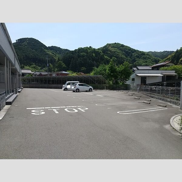 駐車場 (駐車場)