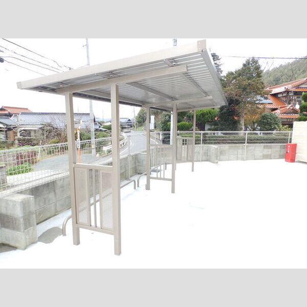 現地周辺 (駐輪場)