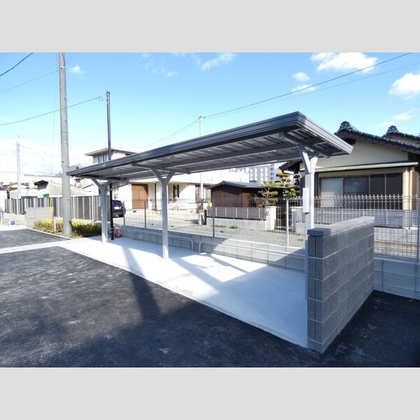 現地周辺 (駐輪場)