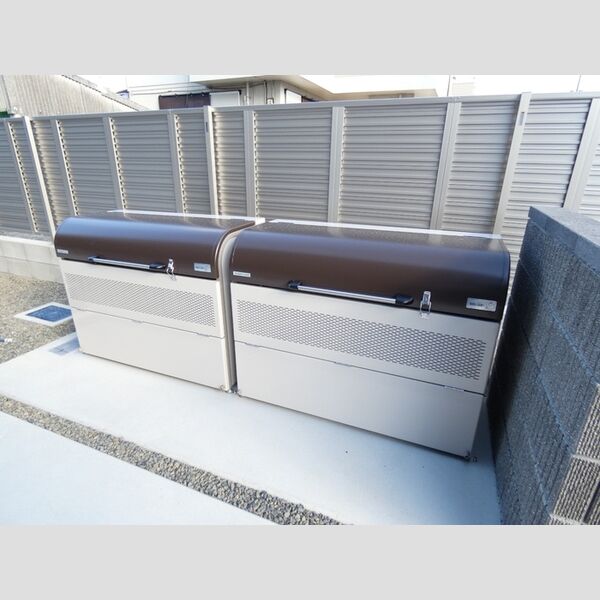 現地周辺 (ゴミBOX)