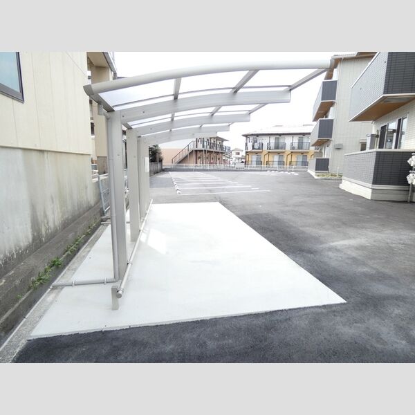 現地周辺 (駐車場)