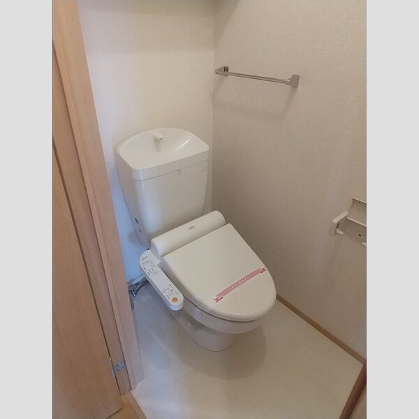 トイレ (温水洗浄暖房便座)