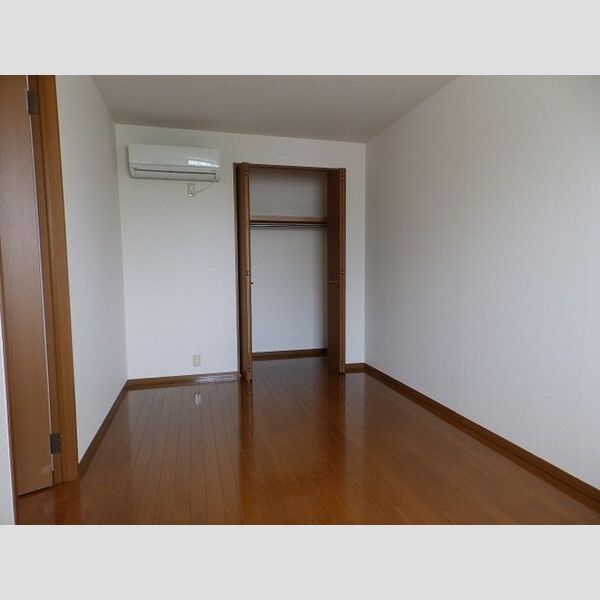 その他 (北側洋室)