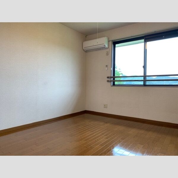 その他 (北側洋室)