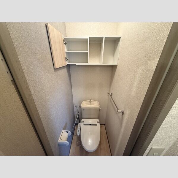 トイレ (温水洗浄暖房便座)