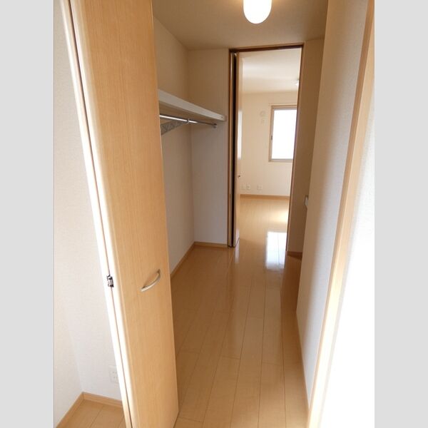 収納 (ウォークスルークローゼット)