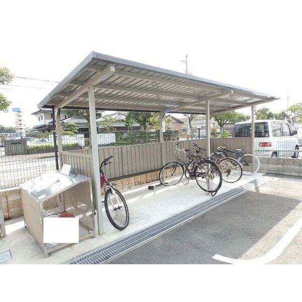 その他 (駐輪場)