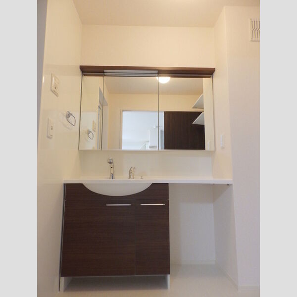 洗面所 (洗髪洗面化粧台)