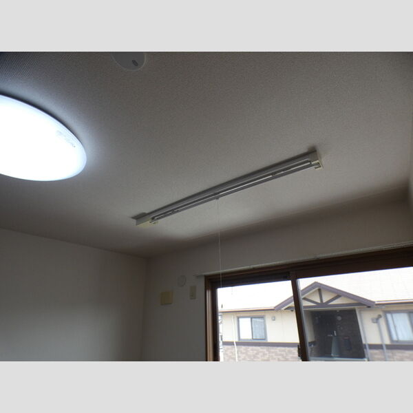 その他設備 (室内物干し)